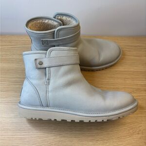 UGG Rella Gray Leather Ankle Boots with Strap Like New! Woman’s 8